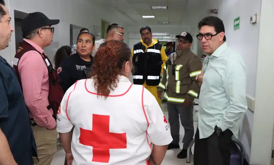 Inundación en Hospital IMSS Bienestar de Nogales tras torrencial lluvia