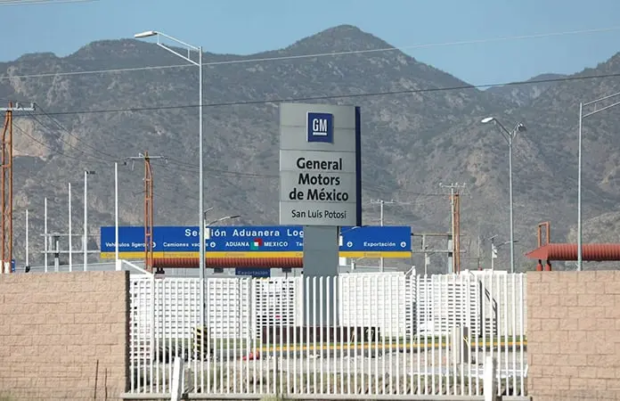 Empresas en VDR deben pagar predial: Rosas M.