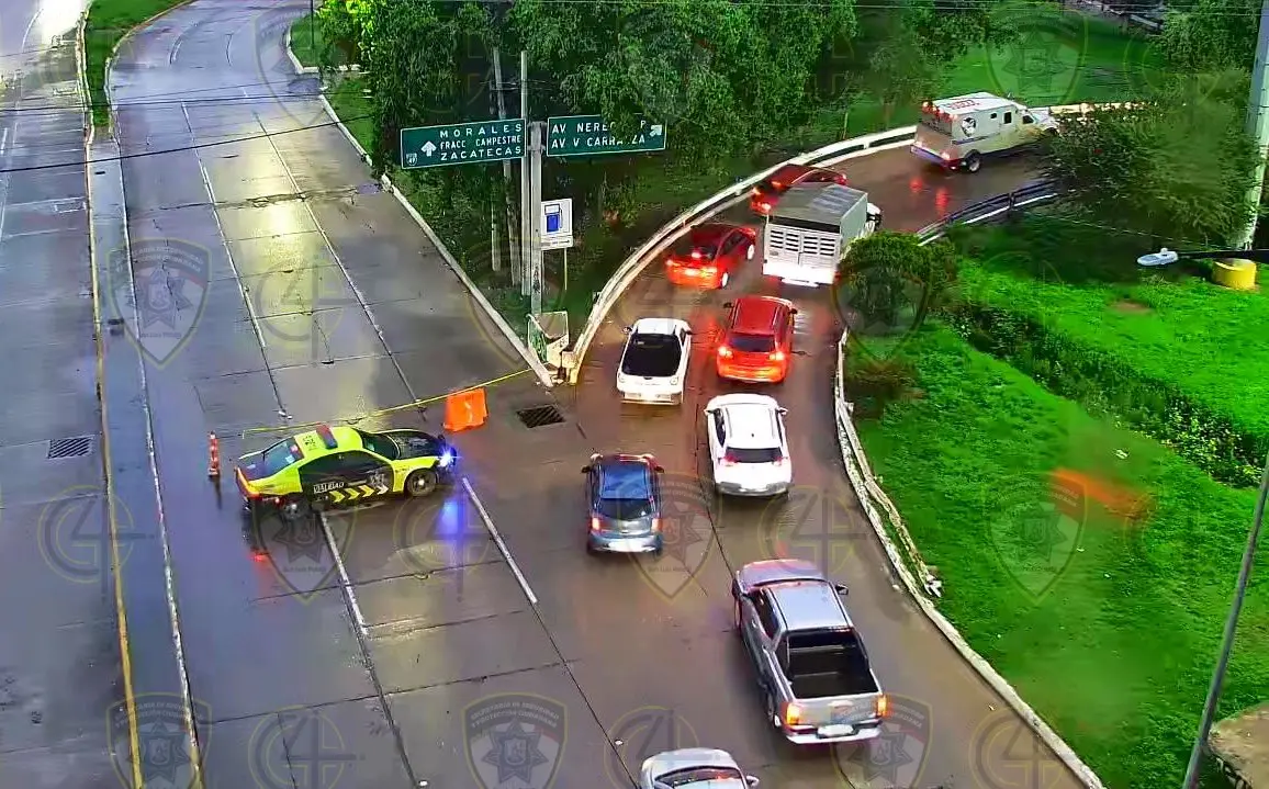 Cierres viales y lluvias intensas afectan la movilidad en San Luis Potosí