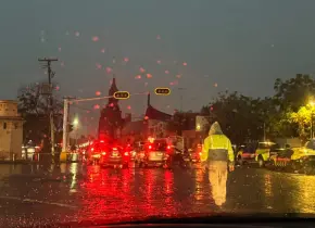 Semáforo fuera de servicio en  Avenida Universidad