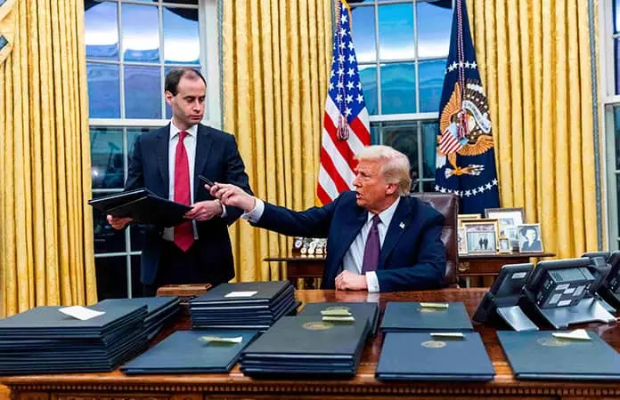 Impondrá Trump aranceles a países pequeños