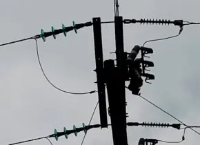 Tormenta deja sin luz a Zona Tének