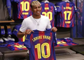 Lamine Yamal hereda el icónico 10 del Barcelona