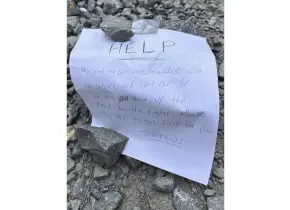 Rescatan a madre e hijo perdidos en bosque de California gracias a notas de ayuda