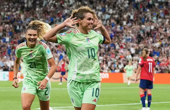 C. Girelli instala a Italia en semifinales