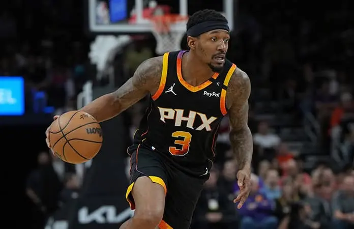 Bradley Beal y Suns acuerdan  rescindir contrato