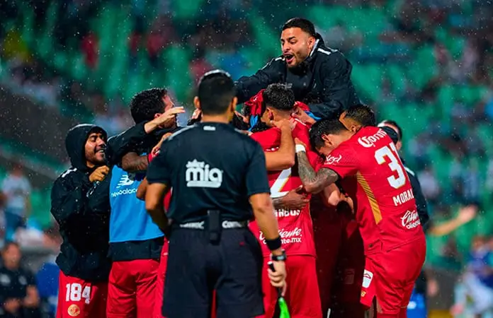 Espectacular remontada de Diablos sobre Santos