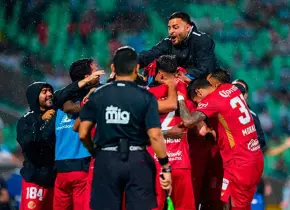 Espectacular remontada de Diablos sobre Santos