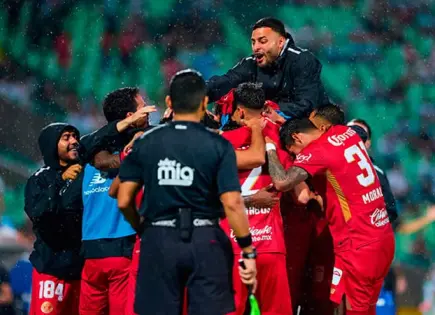 Espectacular remontada de Diablos sobre Santos