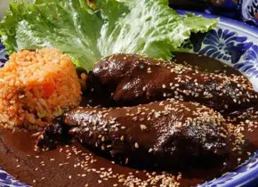 ¿Dónde disfrutar de una feria de mole y la gastronomía indígena?