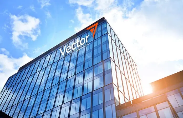Fitch recorta nota crediticia a bancos