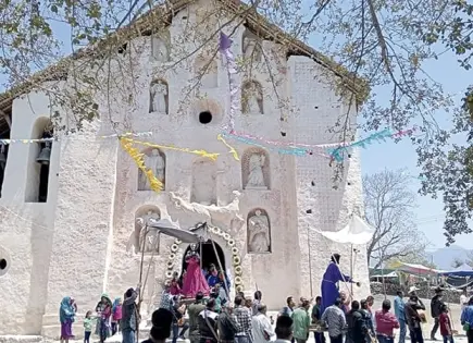 Restauración del templo de Santa María Acapulco