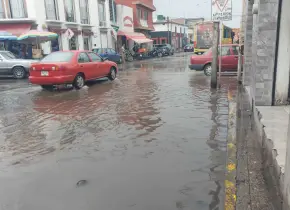 Video | Aguas negras siguen en mercado República