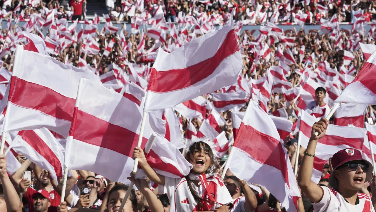 AFA anuncia plan para regreso de hinchas visitantes en fútbol argentino