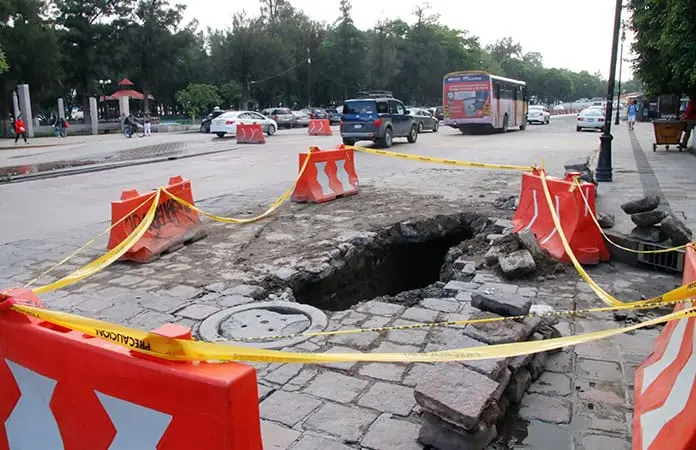 Aparecen varios socavones en las avenidas capitalinas