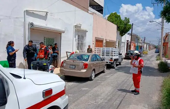Hallan muerto a chofer en su carro