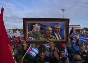 Cuba elimina requisito de edad para presidente en reforma constitucional