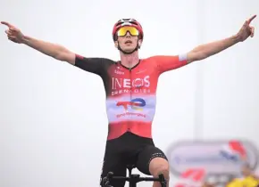 Arensman brilla en el Tour de Francia; Pogacar se escapa y Evenepoel se retira