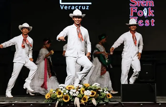 El Ballet Folklórico Tlaneci presenta hoy: Son Jarocho