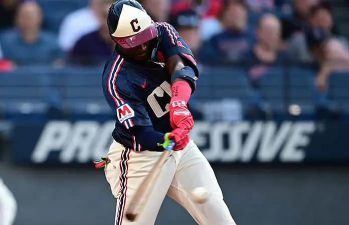 Ganan Guardianes a los Atléticos