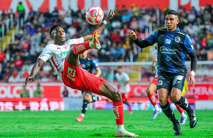 Los Rayos electrocutan a Gallos Blancos