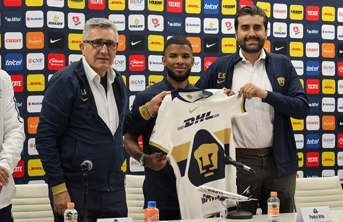Presentó Pumas a Pedro Vite