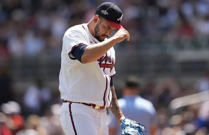 Rangers adquieren al lanzador José Ruiz