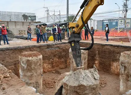 Supervisa Gallardo construcción de puente en Circuito Potosí