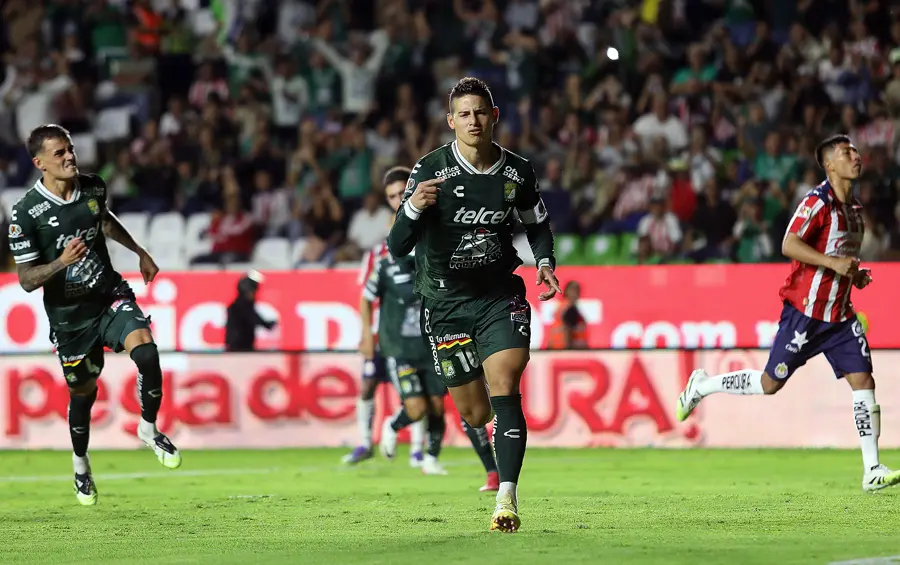 James Rodríguez marca la diferencia en triunfo de León sobre Chivas