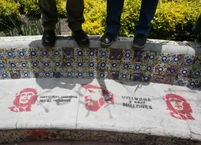Ciudadanos protestan por retirada de estatuas de Fidel Castro y Ernesto Che Guevara