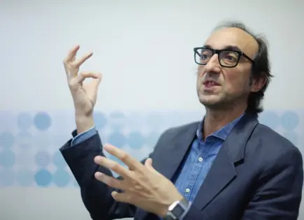 Agustín Fernández Mallo narra la vida de su padre en Madre de corazón atómico
