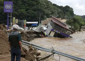 17 muertos y 11 desaparecidos por lluvias en Corea del Sur