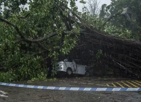 Alerta máxima por tifón Wipha en Hong Kong y China