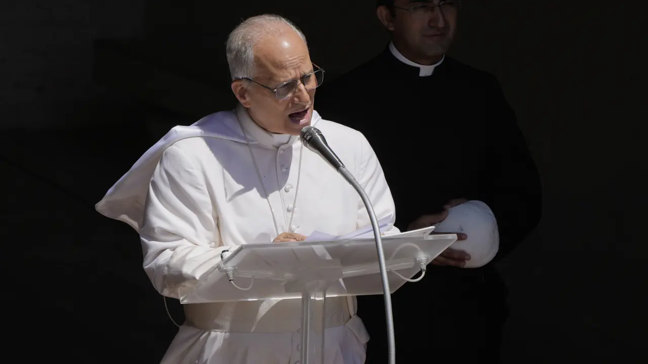 Papa León XIV visita observatorio astronómico del Vaticano en conmemoración del Apollo 11