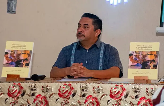 Presenta cronista libro Retazos de músicos arribeños