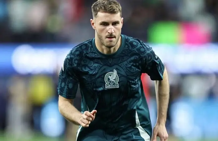 Santi Giménez no viajará con el Milan