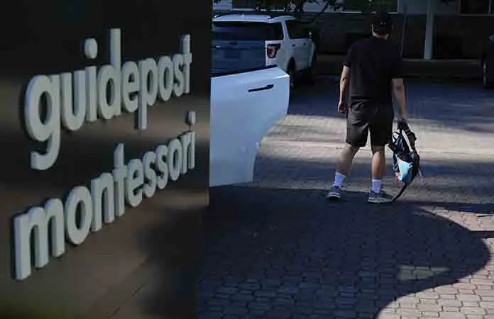 Violento arresto de un padre en una escuela