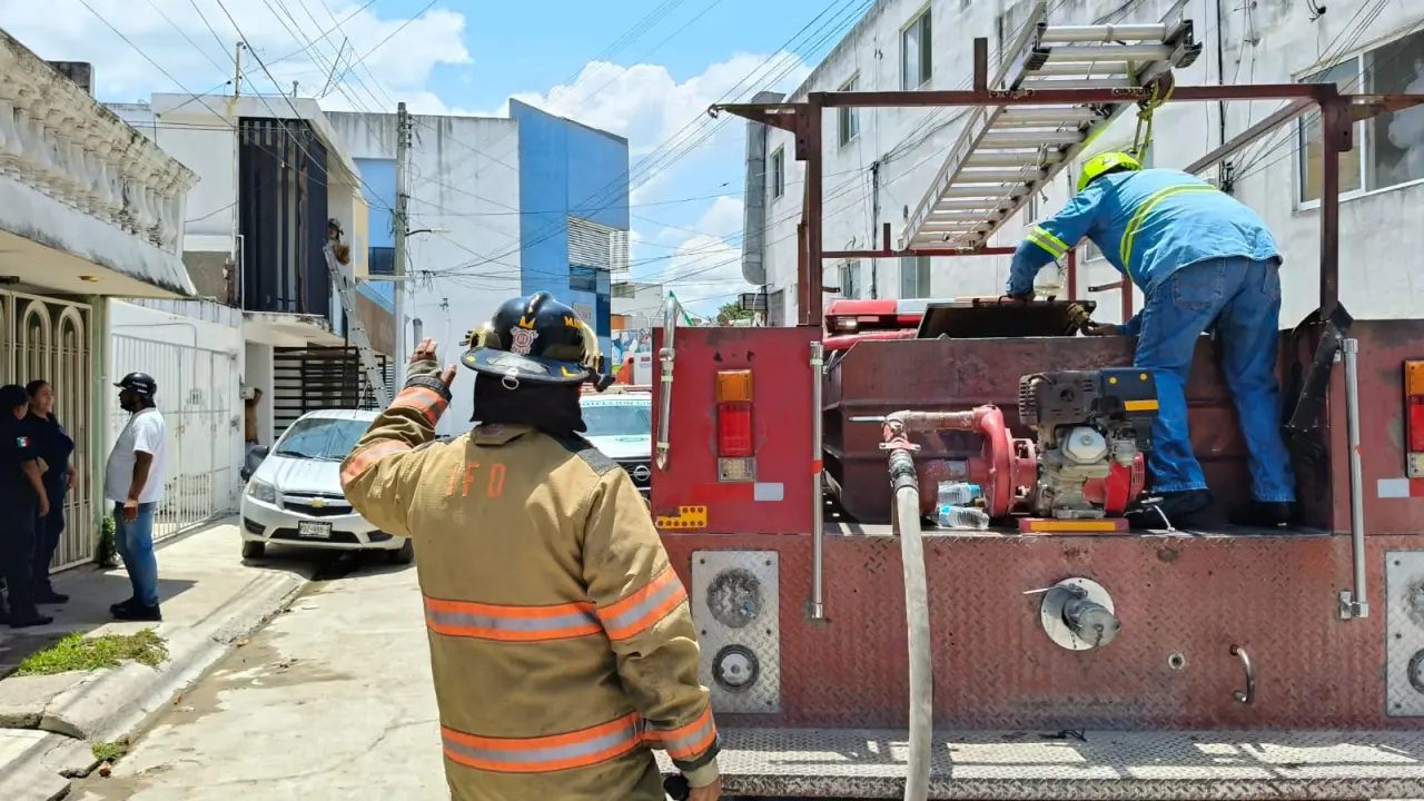 Corte circuito provoca incendio en fraccionamiento FOVISSSTE de Ciudad Valles