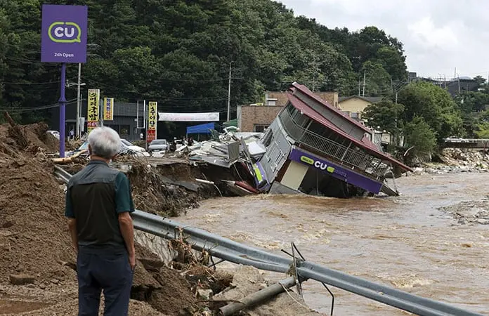 Fuertes lluvias en Corea del Sur dejan 17 muertos
