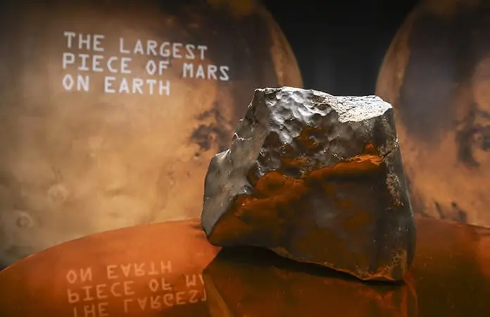 Investigan posible tráfico de meteorito marciano