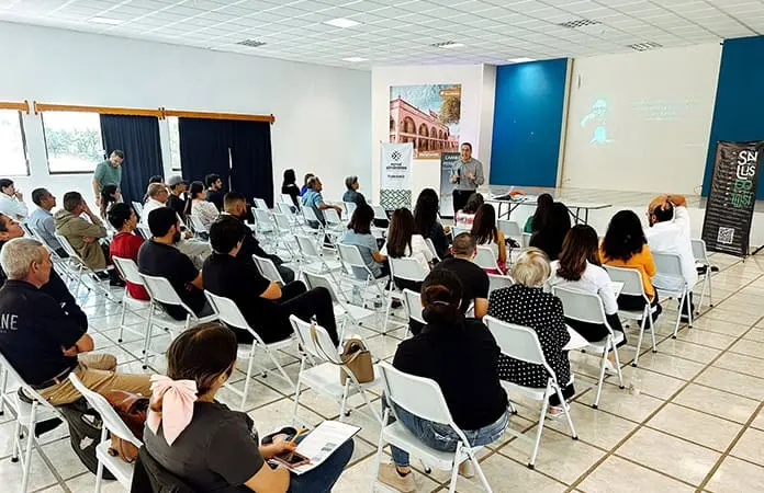 Ofrecen curso de turismo