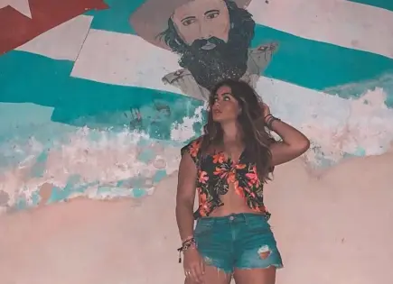 Rojo de la Vega disfrutó de Cuba antes de retirar estatuas de Castro y el Che