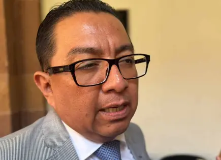 Magistrado electo con 7.58 de promedio defiende su próximo cargo