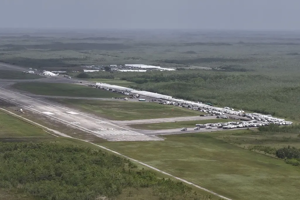 Mexicanos detenidos en centro de detención migratoria de Florida