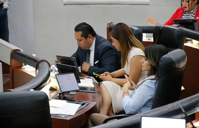 Diputadas enfrentadas por iniciativa