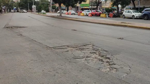 Fotos | Se agrava deterioro en calles y avenidas de zona centro