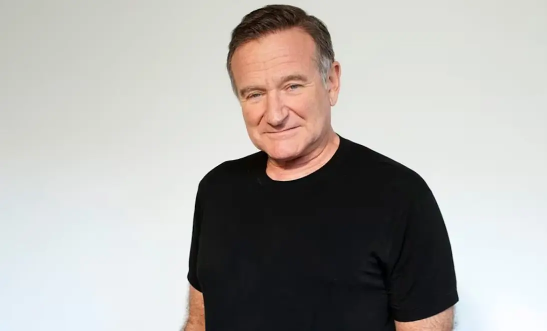 Zak Williams recuerda con ternura a su padre, Robin Williams, en su cumpleaños 74