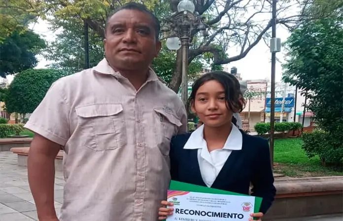 Destaca Nohemí en la Olimpiada del Conocimiento