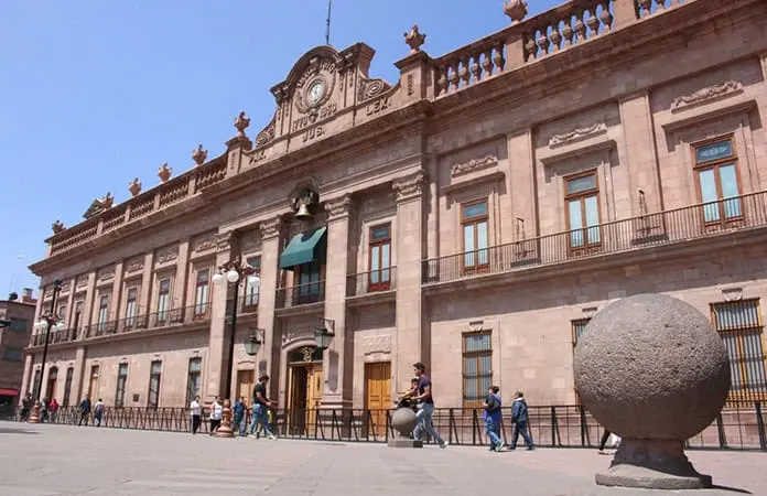 Empieza jaloneo salarial entre el gobierno y SUTSGE