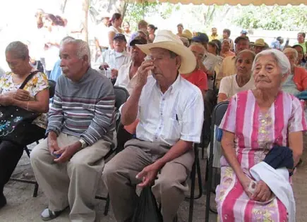 Roban familiares pensión a abuelitos